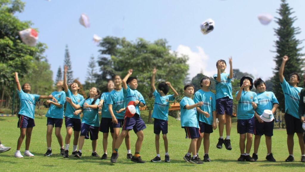 Study tour bersama jelajah outdoor di Bogor