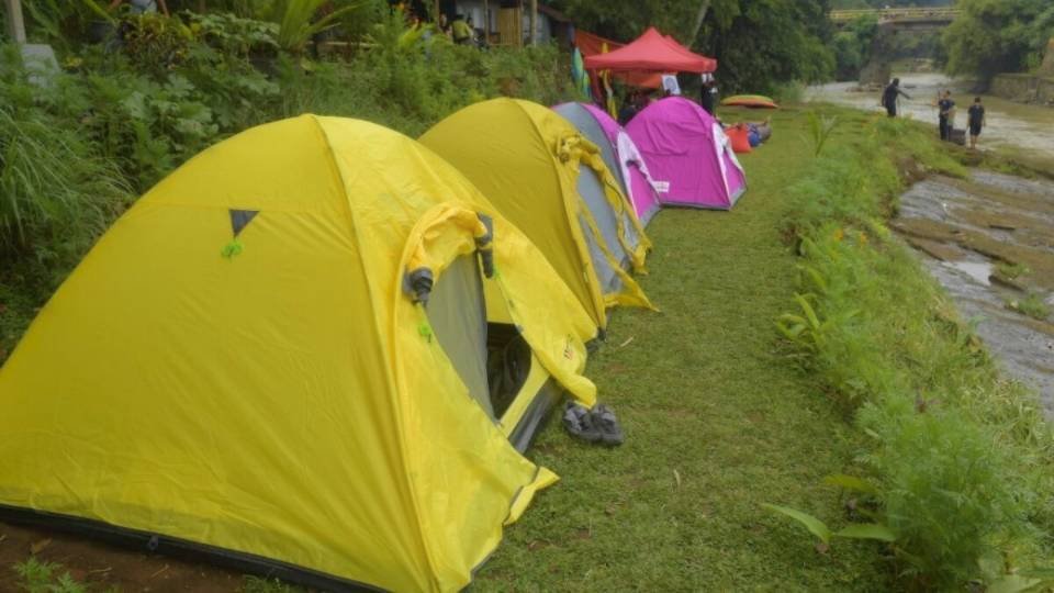 Private Riverside Camp di Cisadane Bogor Maseng River Camp