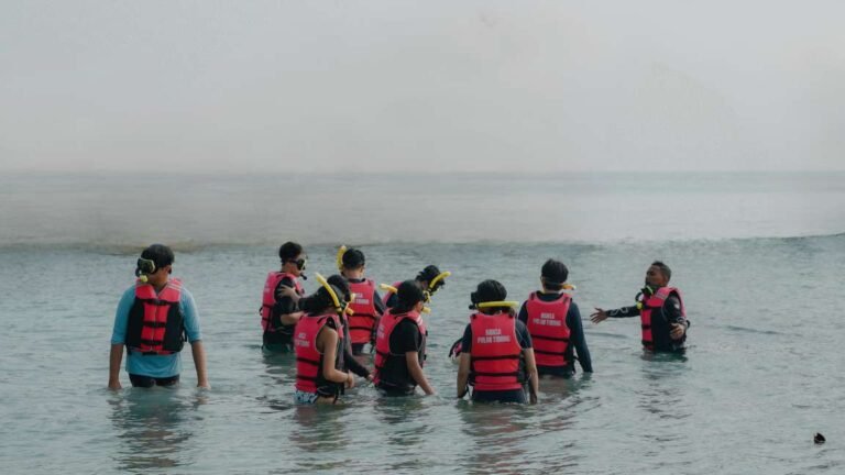 Safety Brief, Equipment and Swim Check sebelum kegiatan snorkling