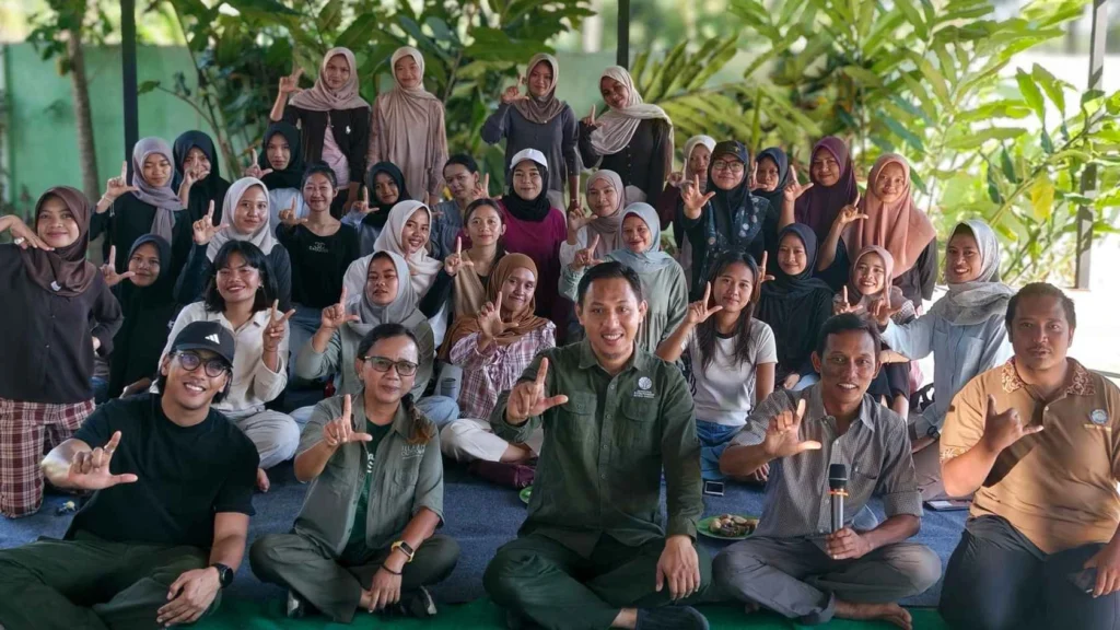 Pelatihan Outdoor Risk Management dan Wilderness First Aid Women Guide Rinjani dibuka oleh Bp. Dwi Pangestu selaku Kepala Seksi Pengelolaan Wilayah I Taman Nasional Gunung Rinjani.