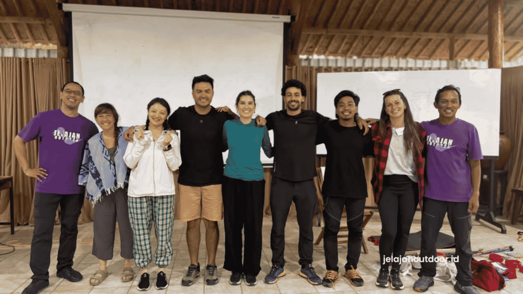 collaboration in promoting outdoor safety with wilderness first aid training