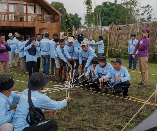 Outdoor Team Development Jelajah Outdoor