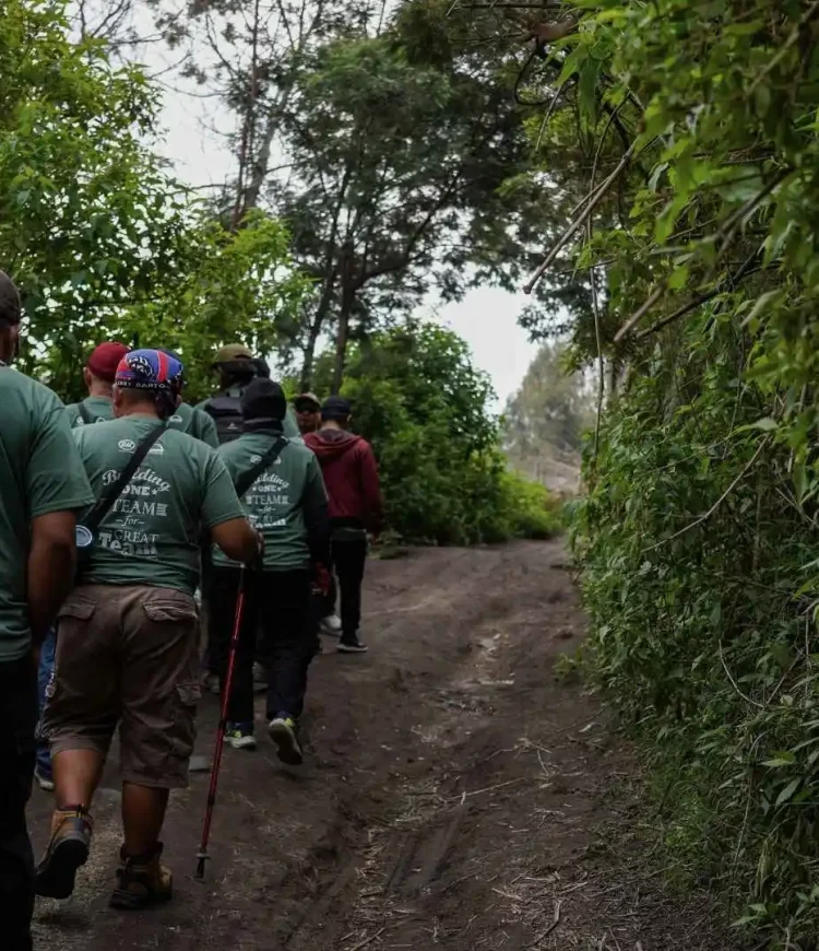 trekking activity on team building di Jawa Timur